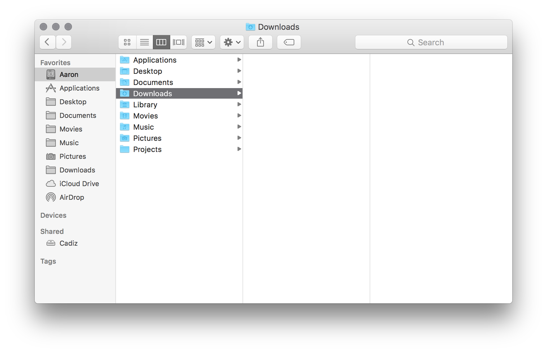 Generic folder icons in the Finder sidebar